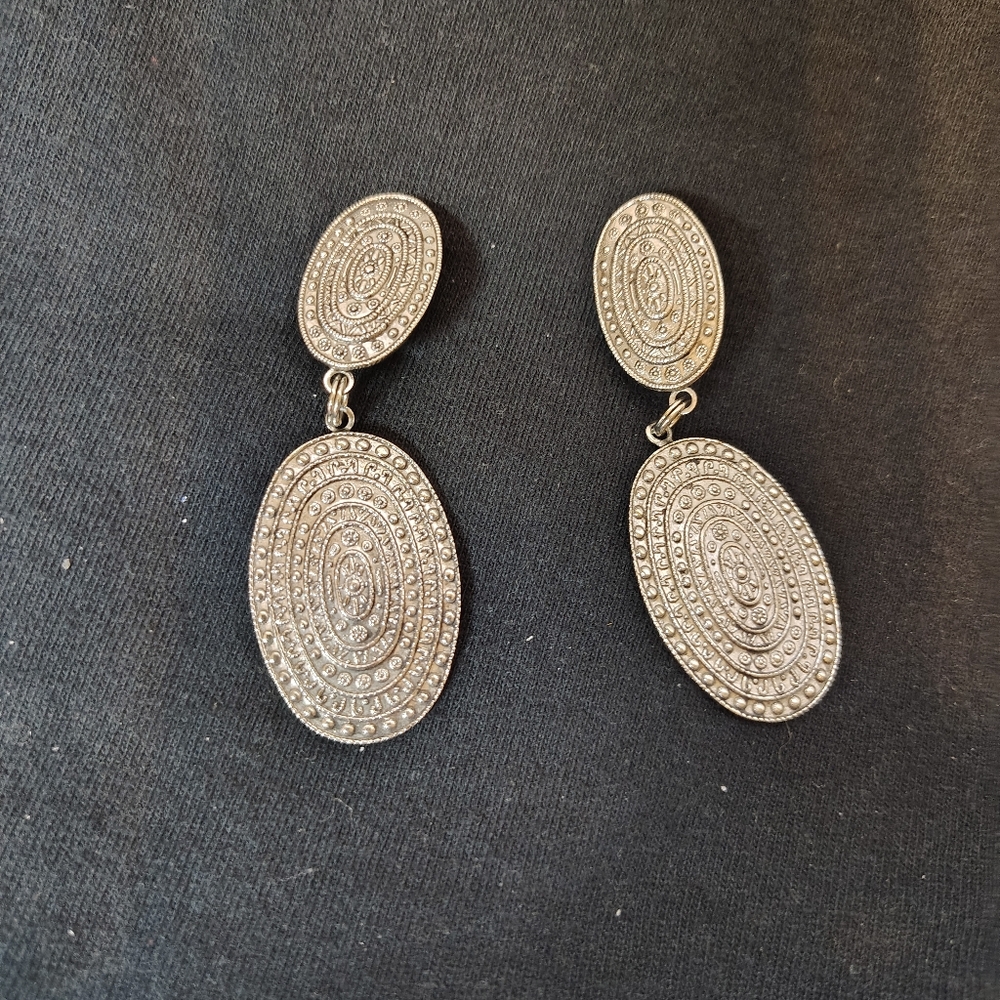 Vintage Silver Tone Etched Oval Clip On Dangle Earrings Boho Statement Retro